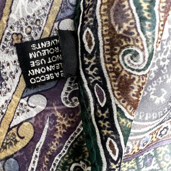 #37  Vintage  ETRO scarf is a luxurious piece made of 100% silk chiffon 56"x17" - Picture 5 of 11